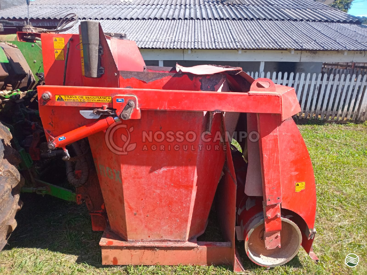 IMPLEMENTOS AGRICOLAS DESENSILADEIRA DESENSILADEIRA Nosso Campo Agriculture - Mahindra - Matriz ARAPOTI PARANÁ PR